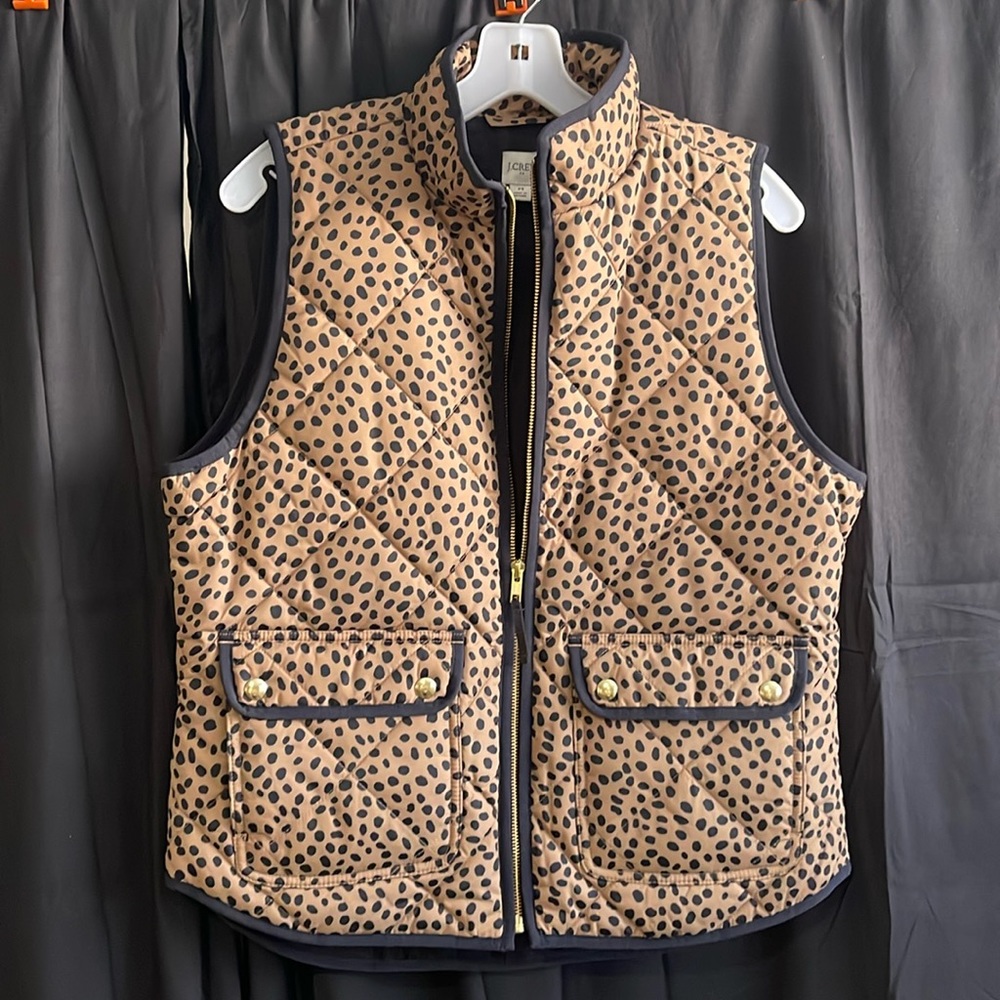 J. Crew vest size M never worn great condition very good quality